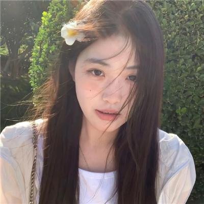 蒙娜丽莎与血月亮